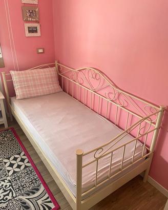 Armadio + Letto + scrivania 