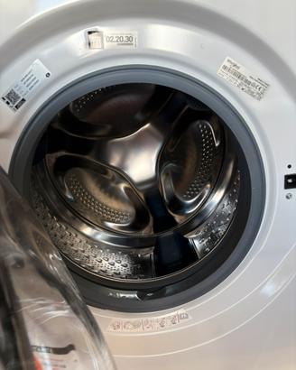 lavatrice Whirlpool 9 kg con sistema AutoDose