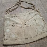 borsa vintage ricamata a mano