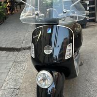 Vespa GTV 300 via montenapoleone