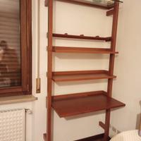 mobile arredamento scrivania e ripiani libreria