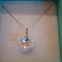 Collana fiocco di neve luminosa nuova