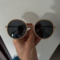 Occhiali beige rotondi