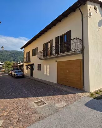 Casa Semindipendente con Doppia Autorimessa e Tav