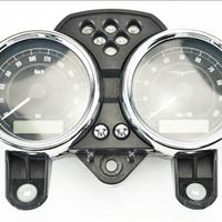 Moto Guzzi V7 Stone 12 15 strumentazione km