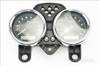 Moto Guzzi V7 Stone 12 15 strumentazione km
