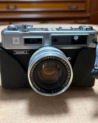 Macchina fotografica vintage Yashica Electro 35