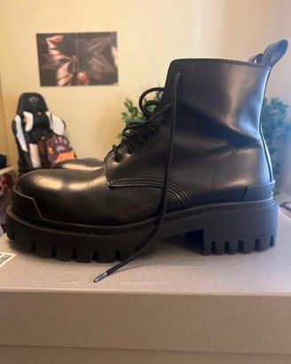 Scarpe Balenciaga stivaletti Combat originali