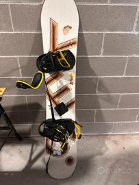 Snowboard YES Basic 156W + attacchi Salomon