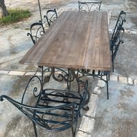 Tavolo da esterno con sedie