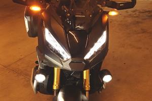 Honda X-ADV 750 travel edition