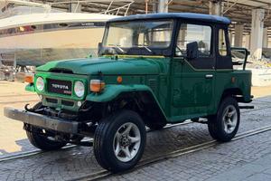 TOYOTA Land Cruiser BJ40