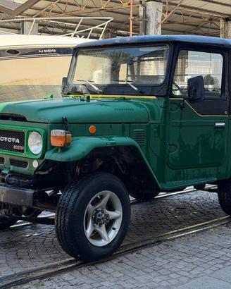 TOYOTA Land Cruiser BJ40