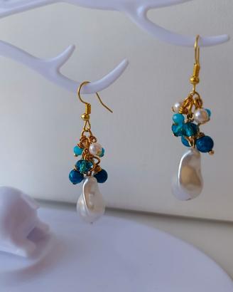 Orecchini con perle barocche, apatite turchese e m