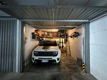 Box auto 17 mq Ciampino via Paolo Vitale