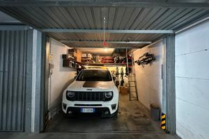 Box auto 17 mq Ciampino via Paolo Vitale