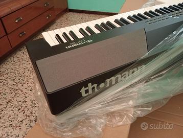 Pianola digitale con piedistallo