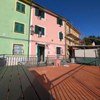 CASA DI CORTE A CARRODANO