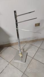 Porta asciugamani e porta rotolo