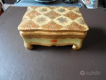 Scatola portagioie in legno