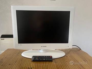 TV Samsung 22” solo per DVD o videogiochi