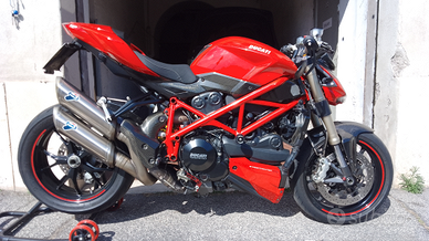 Ducati street fighter leggere bene