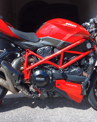 Ducati street fighter leggere bene