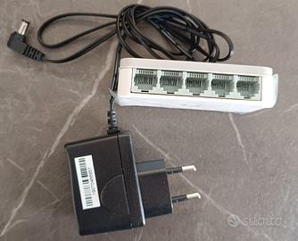 Hub Ethernet D-Link 5 porte nuovo