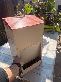 Mangiatoia per cani meccanica