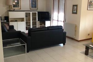 Camere per studentesse e lavoratrici Tel3716776260