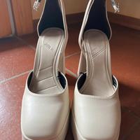 Scarpe con tacco alto