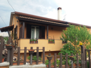 Appartamento in bifamiliare zona Ceccano prov.Fros