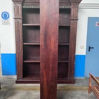 Libreria Verticale in Legno Massello con Ripiani