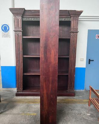 Libreria Verticale in Legno Massello con Ripiani