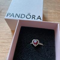 Anello pandora con cuore rosso