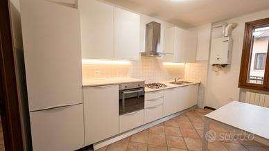 Cucina moderna lineare 4,30 m – Bissolo Casa