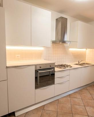 Cucina moderna lineare 4,30 m – Bissolo Casa