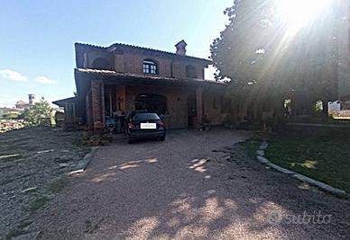 Villa a Monticelli Pavese, 4 locali