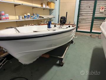 Barca lancia con motore seminuova
