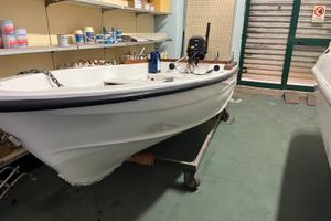 Barca lancia con motore seminuova