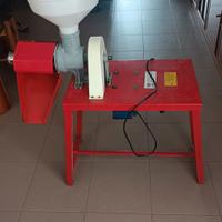 macchina macina pomodori 