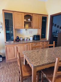 Credenza cucina con tavolo e 6 sedie