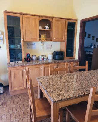 Credenza cucina con tavolo e 6 sedie
