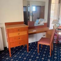 Scrivania, letto, 2 comodini in Ciliegio massiccio