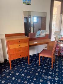Scrivania, letto, 2 comodini in Ciliegio massiccio