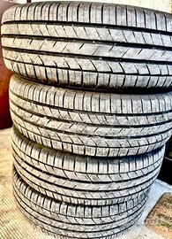 Gomme 215-65-17 estive 80%