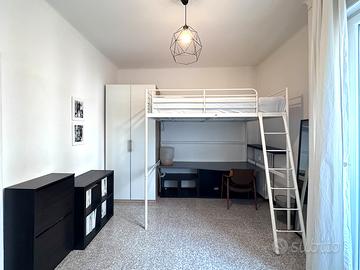 Camera grande uso singolo con balcone Milano