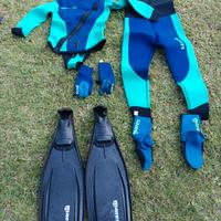 muta da sub uomo Mares più pinne