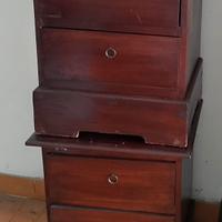 Coppia di Comodini in Legno Massiccio