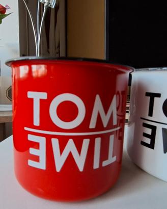 2 TAZZE IN LATTA "TOM TIME"